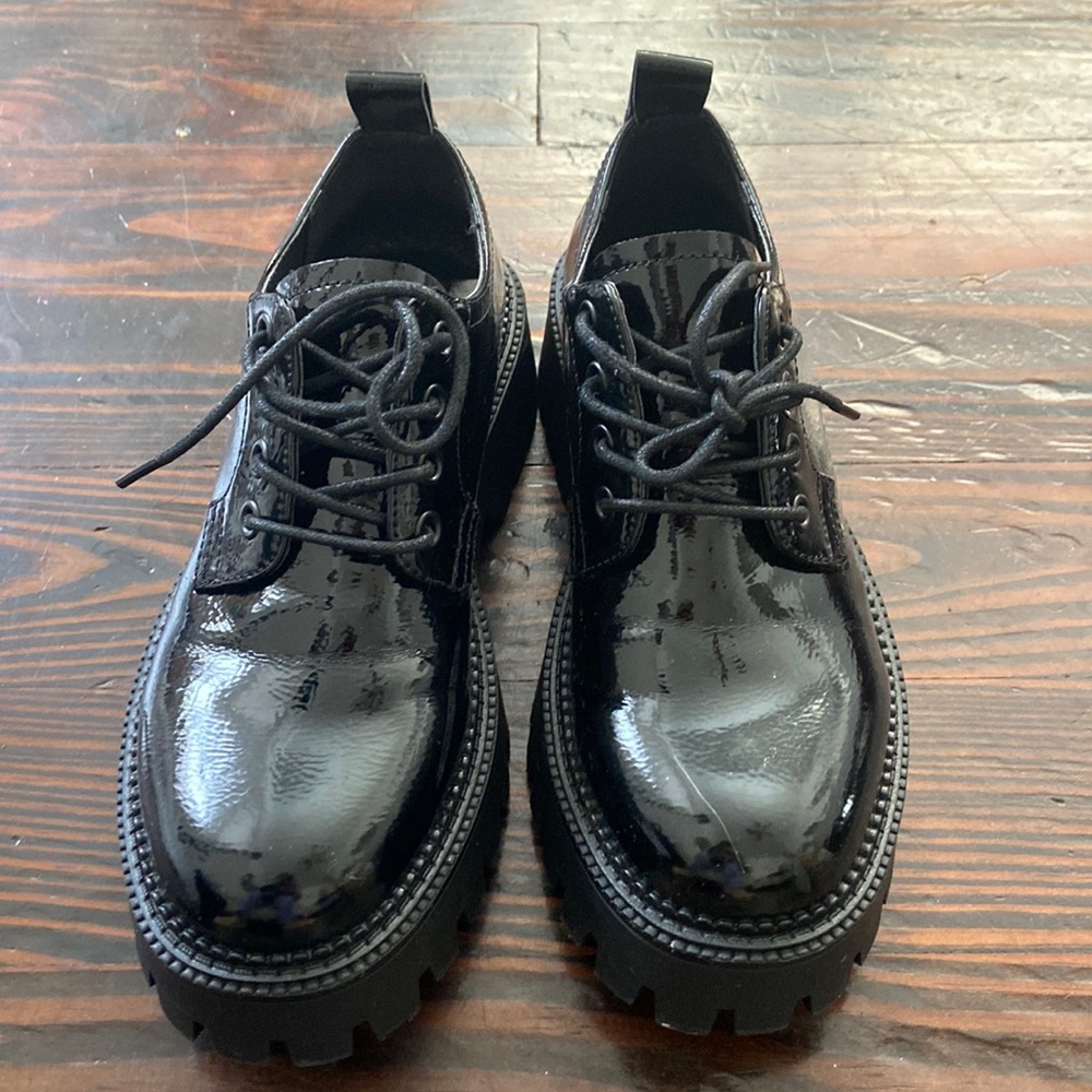 Like new Steve Madden chunk shoes in size 7